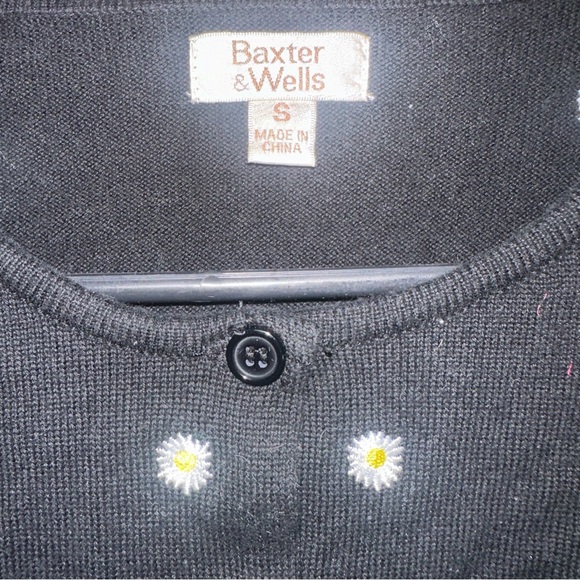Baxter & Wells Cardigan with Daisy Detail size S - Picture 4 of 5